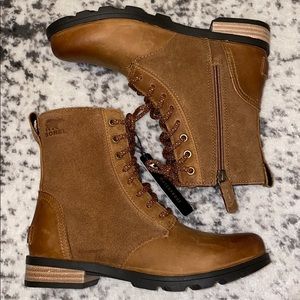 Sorel Emelie Short Lace Boots